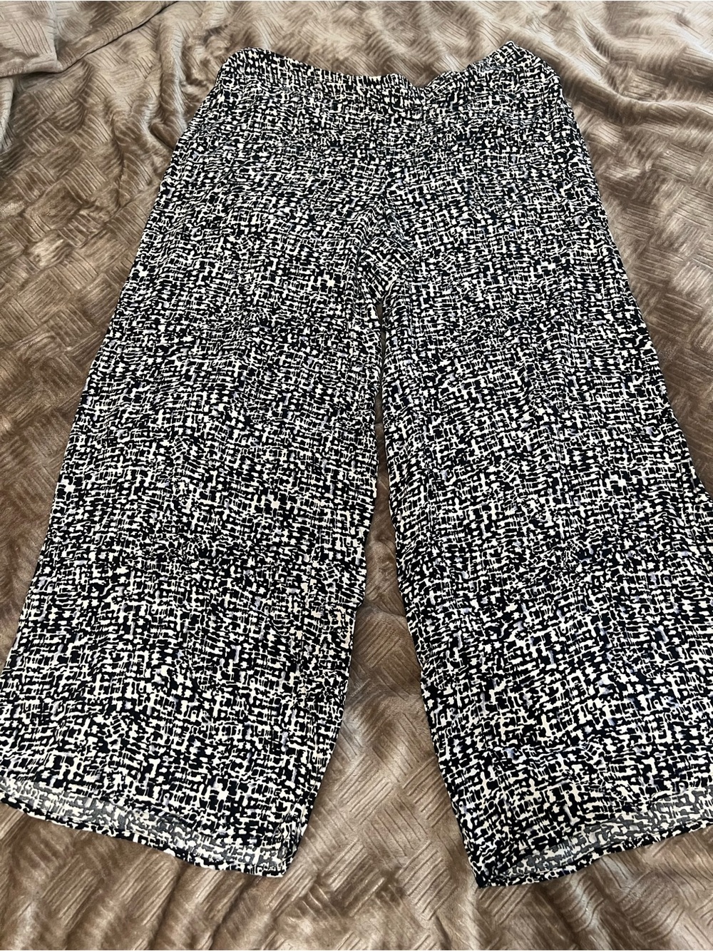 Maurices Black and White Abstract Print Pants